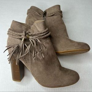Tan Boots with tassel - Bamboo